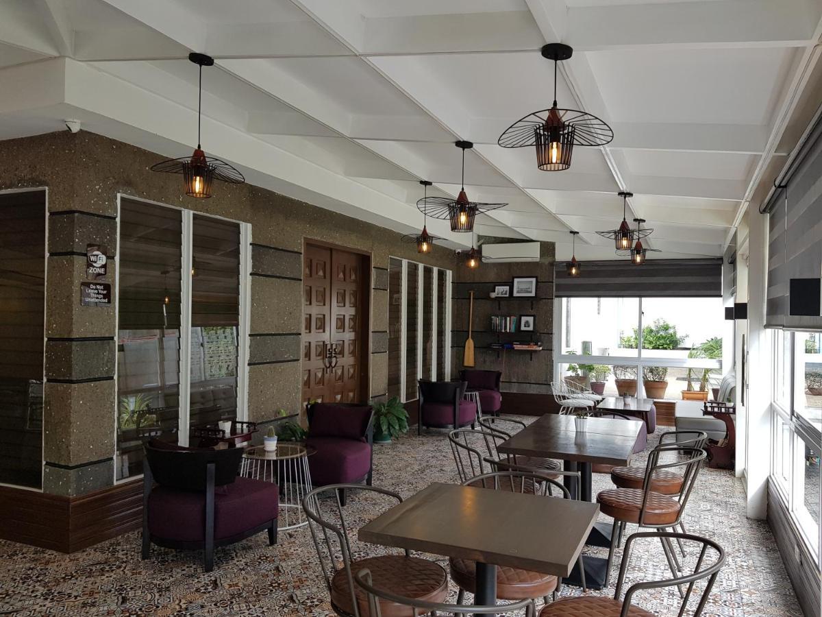Casa Estela Boutique Hotel & Cafe Calapan المظهر الخارجي الصورة