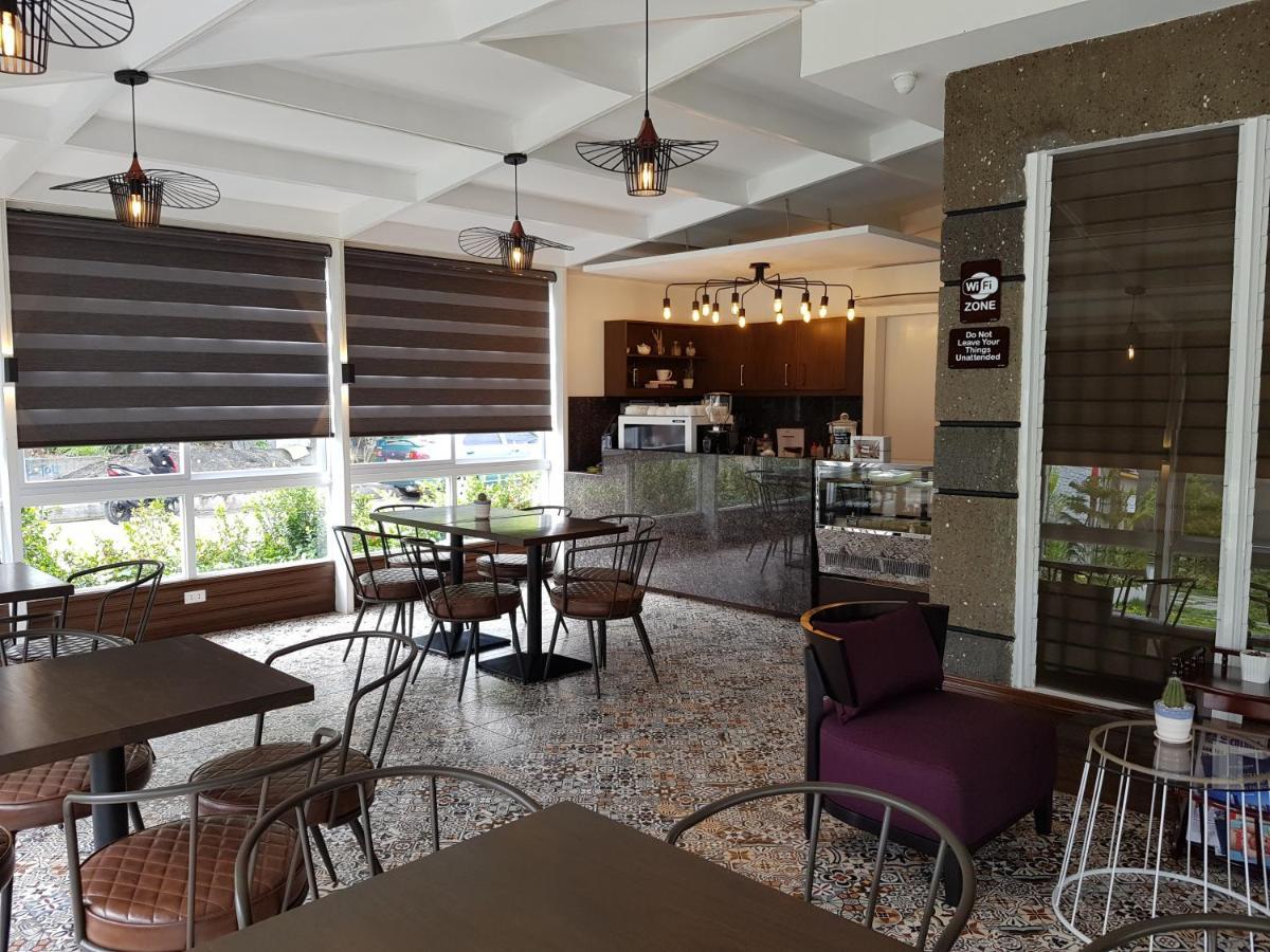 Casa Estela Boutique Hotel & Cafe Calapan المظهر الخارجي الصورة