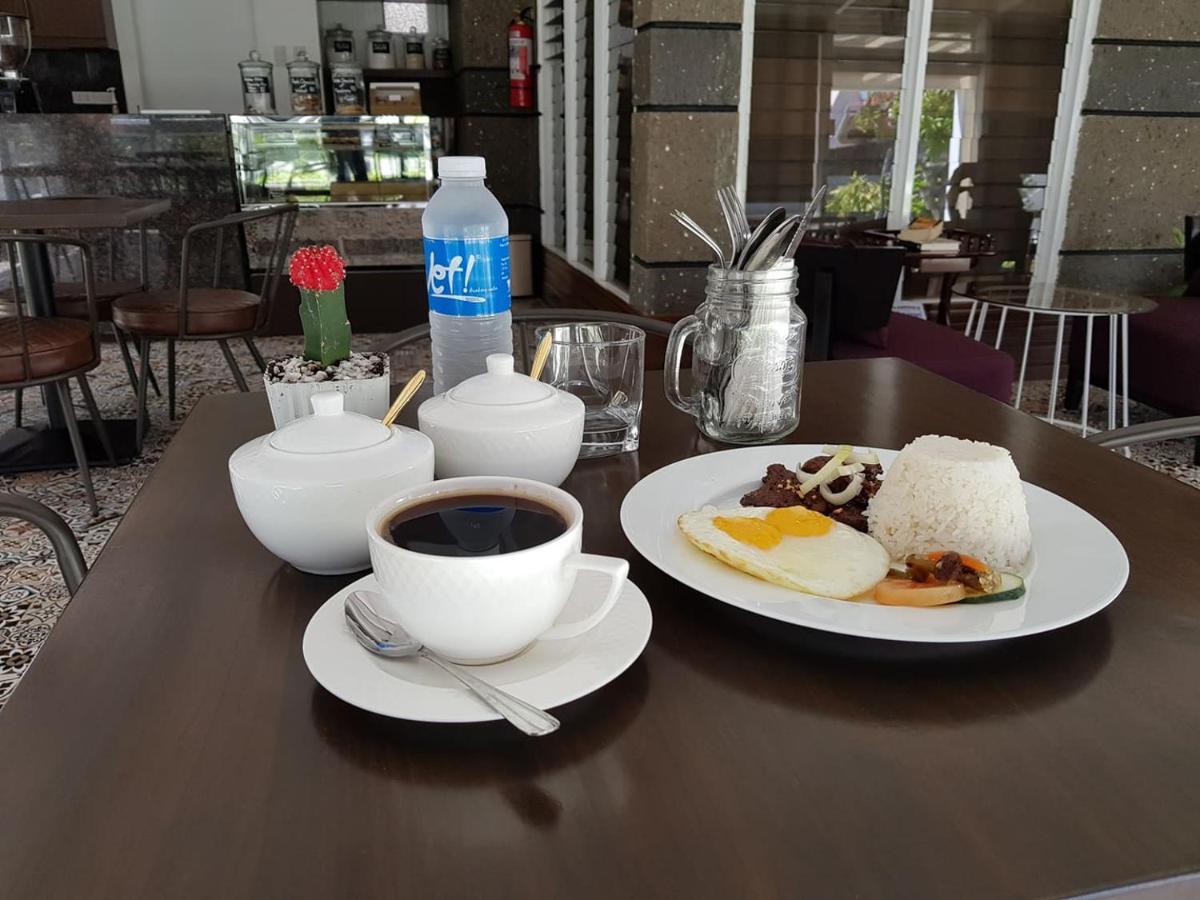Casa Estela Boutique Hotel & Cafe Calapan المظهر الخارجي الصورة